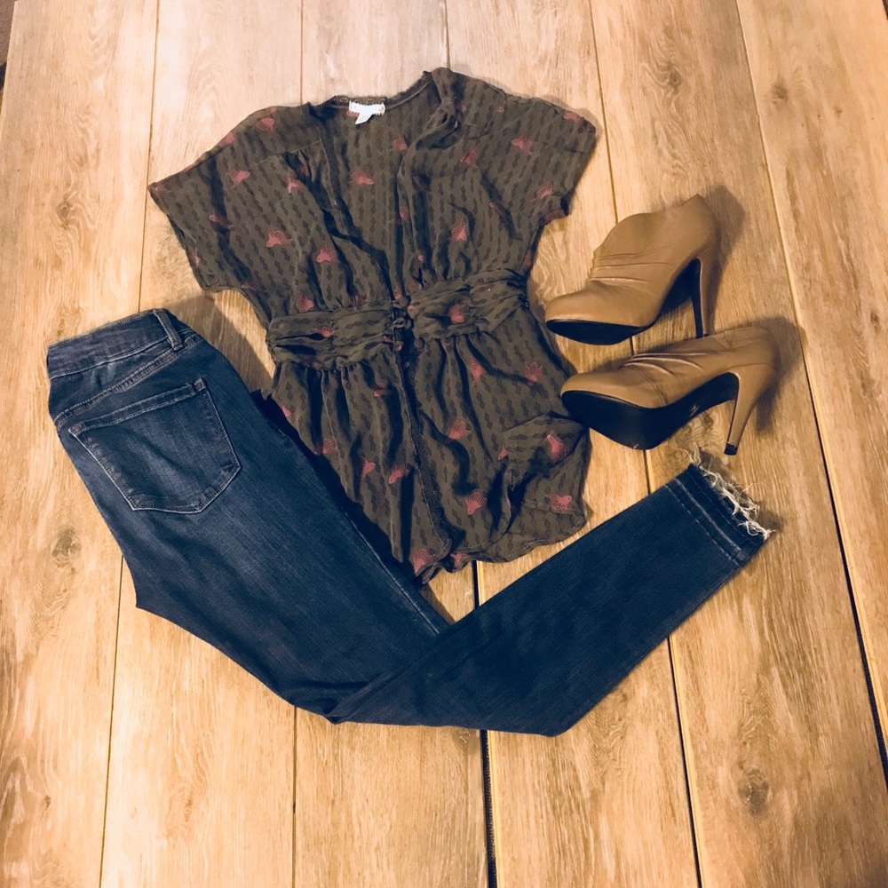 Gray and pink kimchi and blue blouse